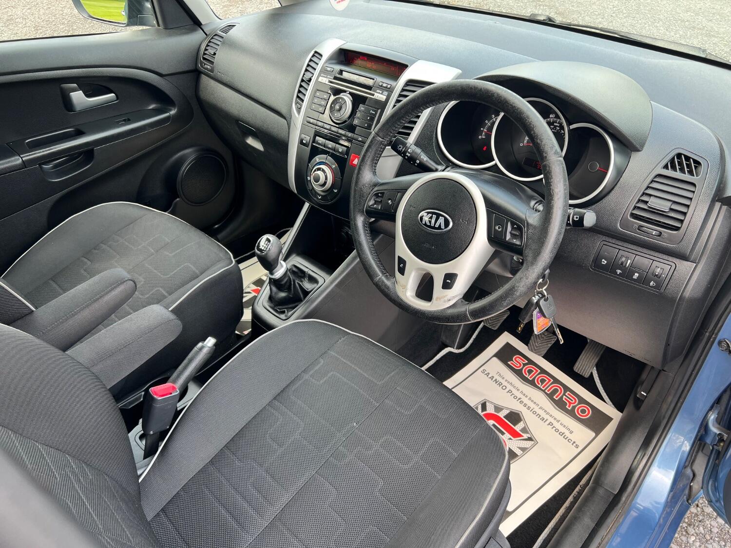  KIA VENGA