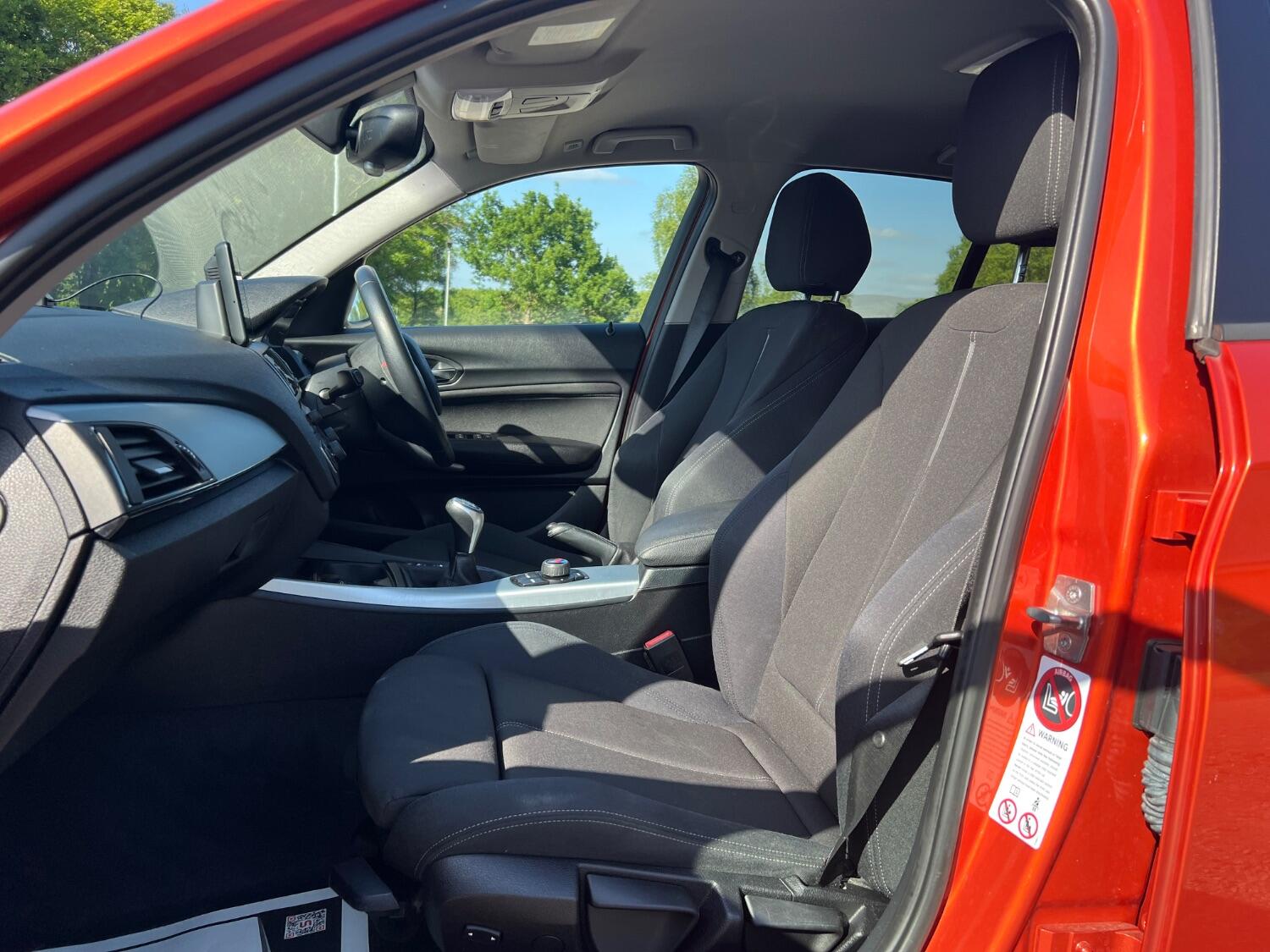  BMW 1 SERIES