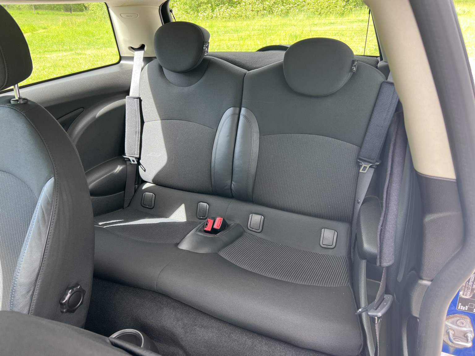  MINI HATCH