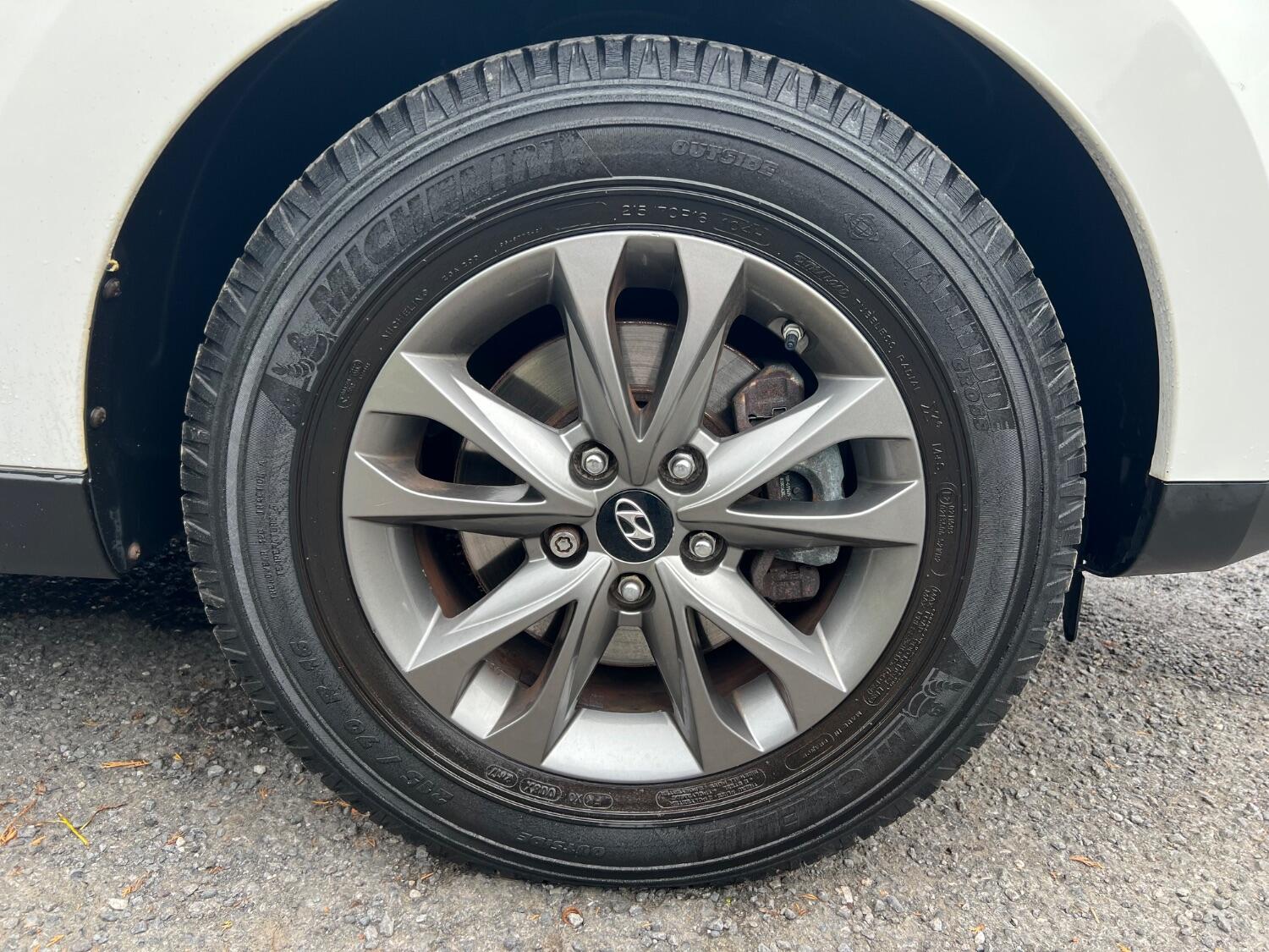  HYUNDAI IX35