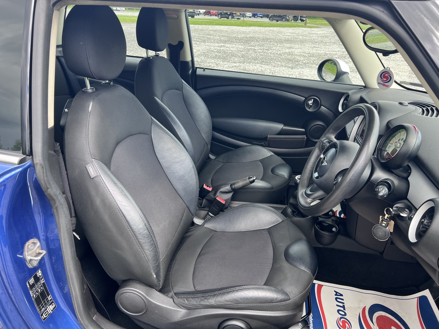  MINI HATCH