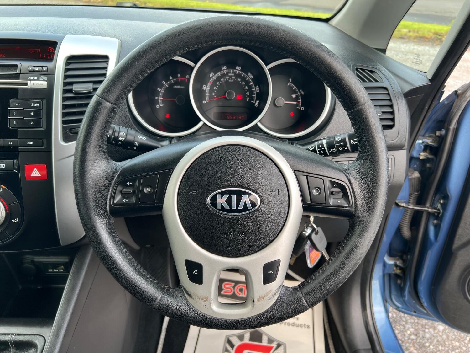  KIA VENGA
