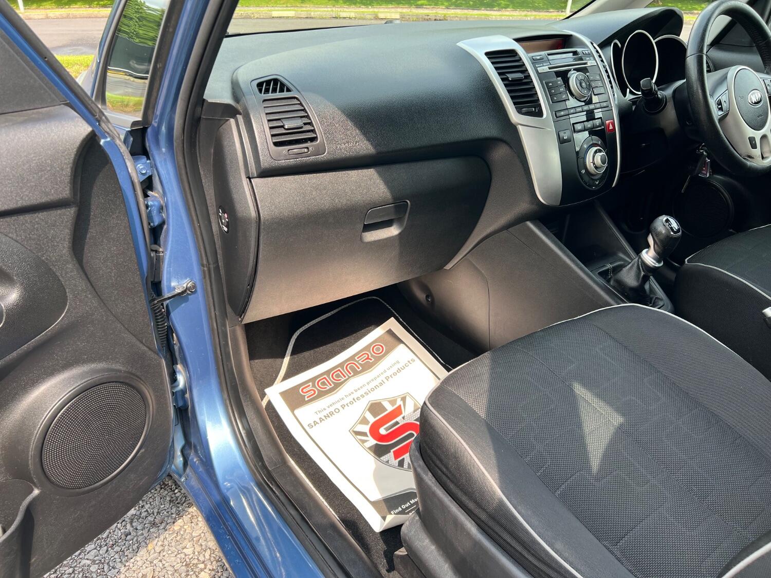  KIA VENGA