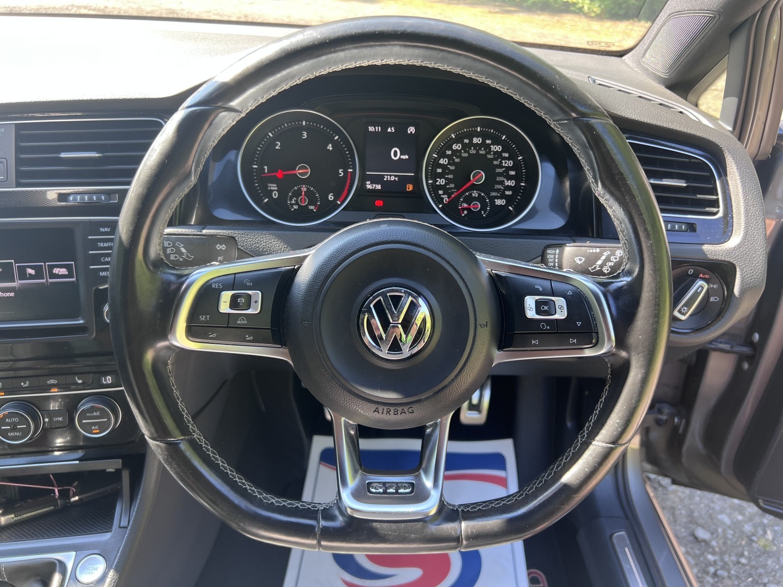 VOLKSWAGEN GOLF