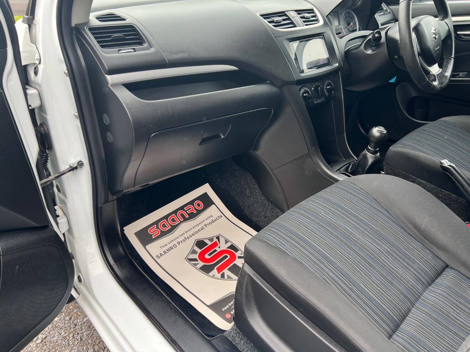  SUZUKI SWIFT
