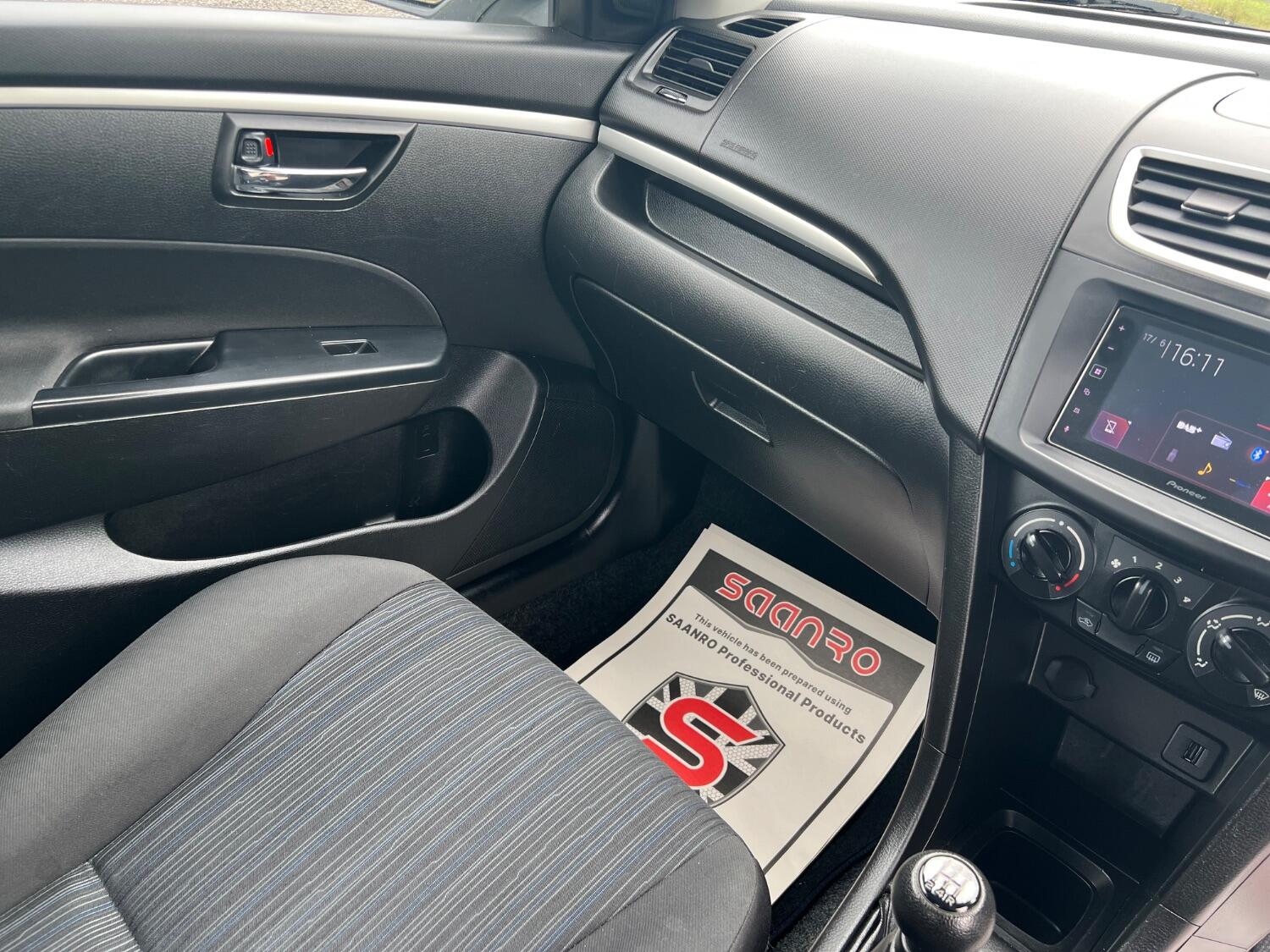  SUZUKI SWIFT