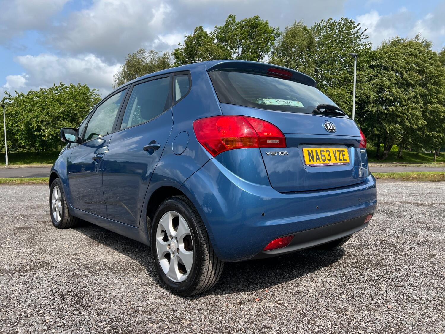  KIA VENGA