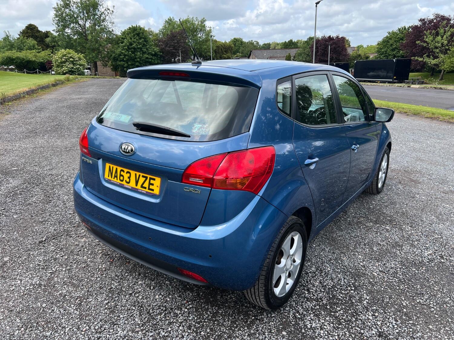  KIA VENGA