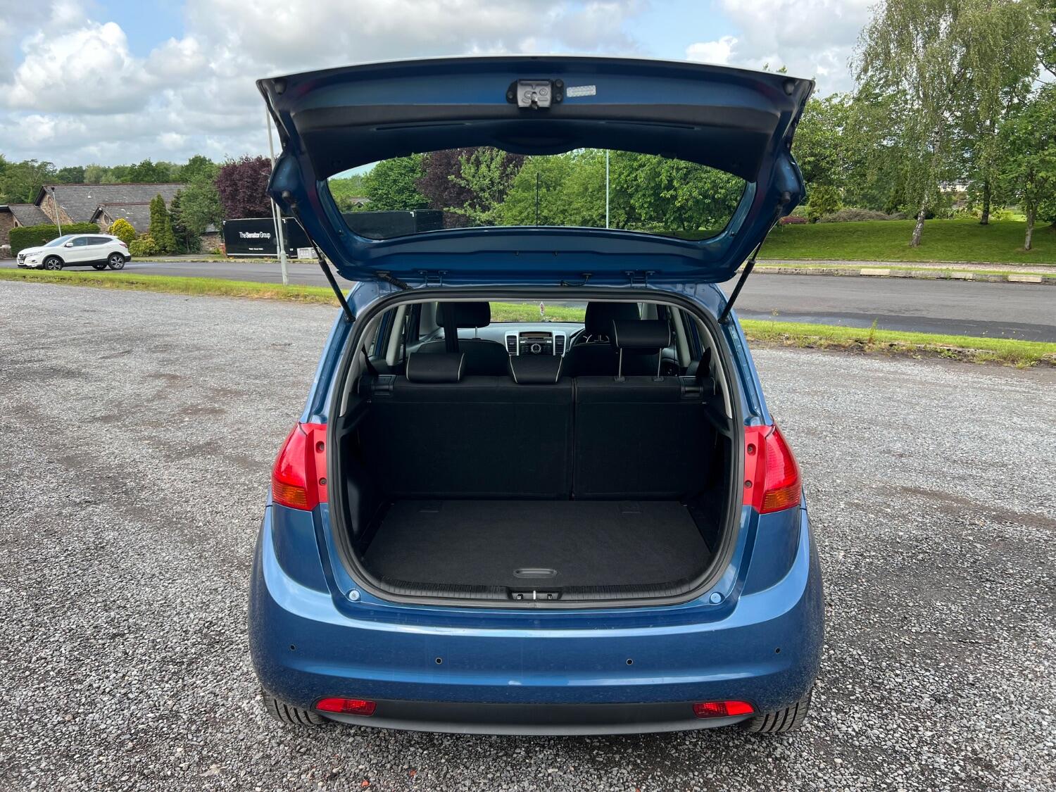 KIA VENGA