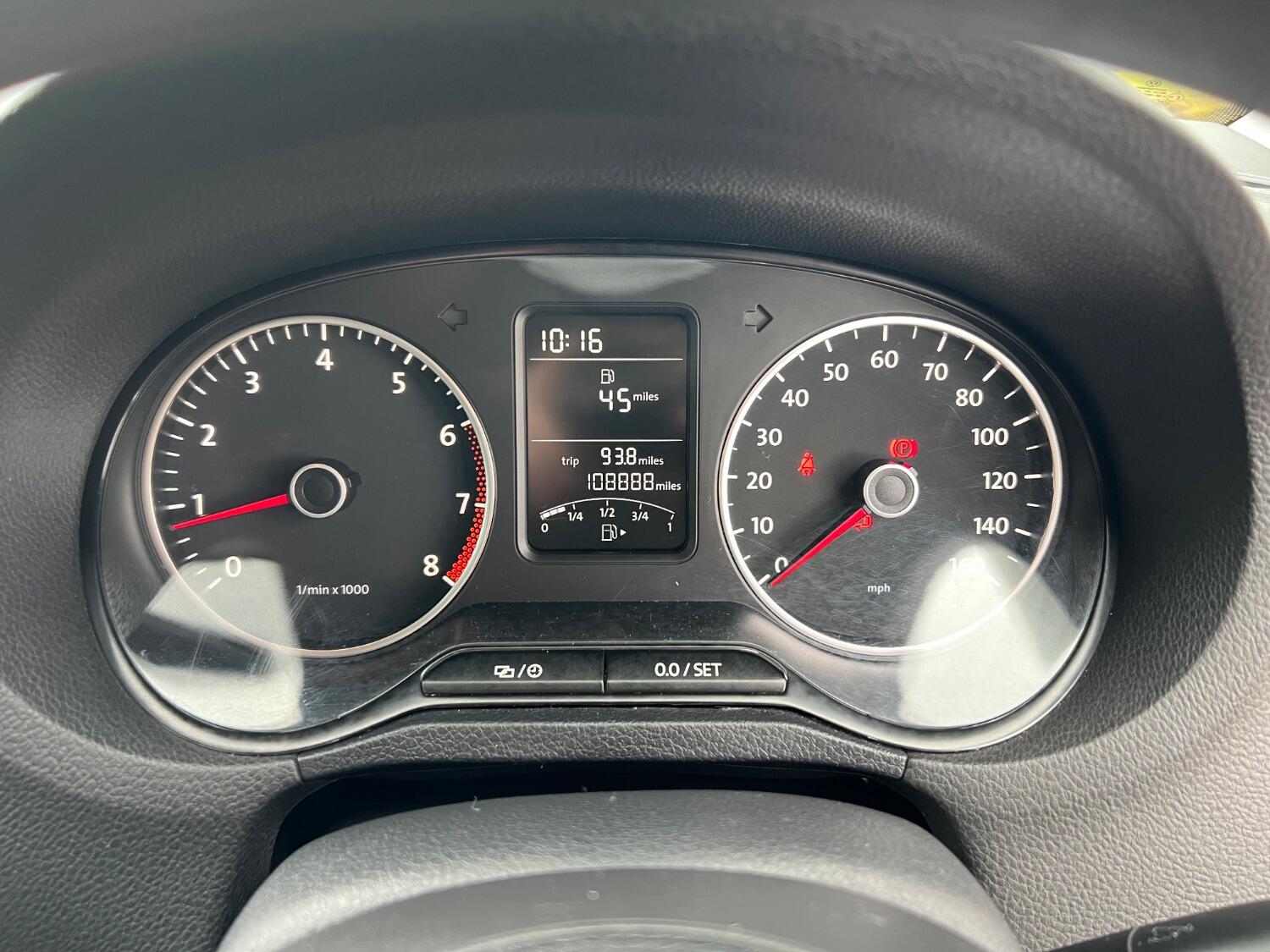  VOLKSWAGEN POLO