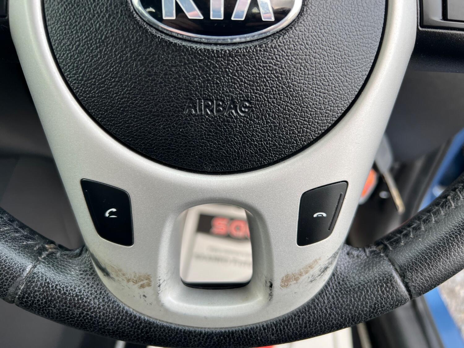  KIA VENGA