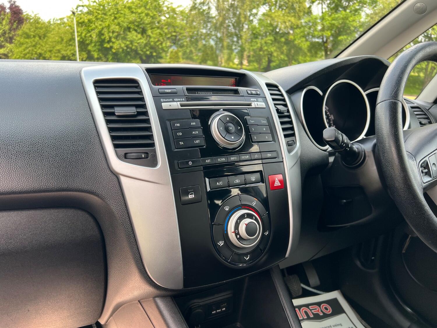  KIA VENGA