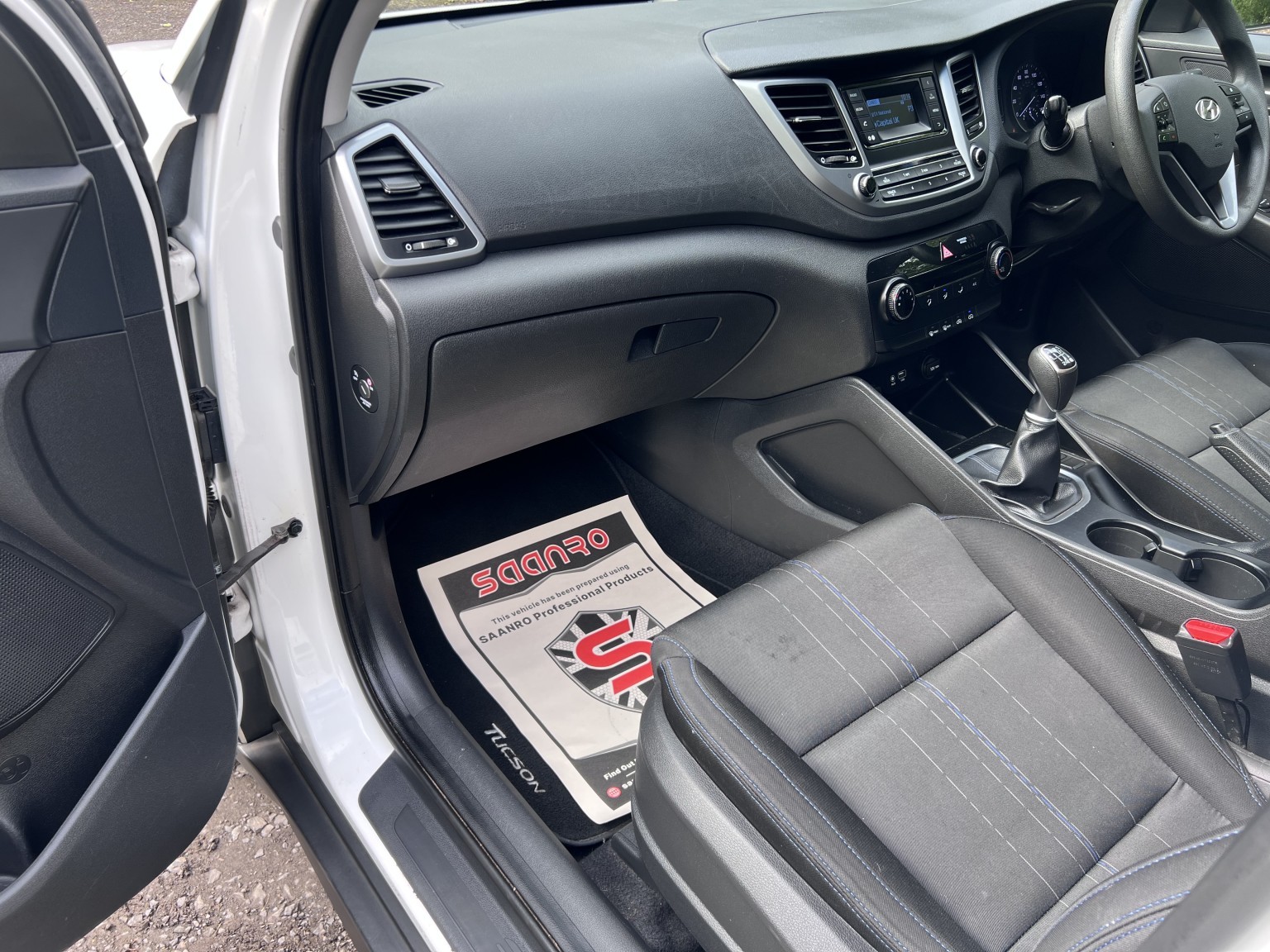  HYUNDAI TUCSON